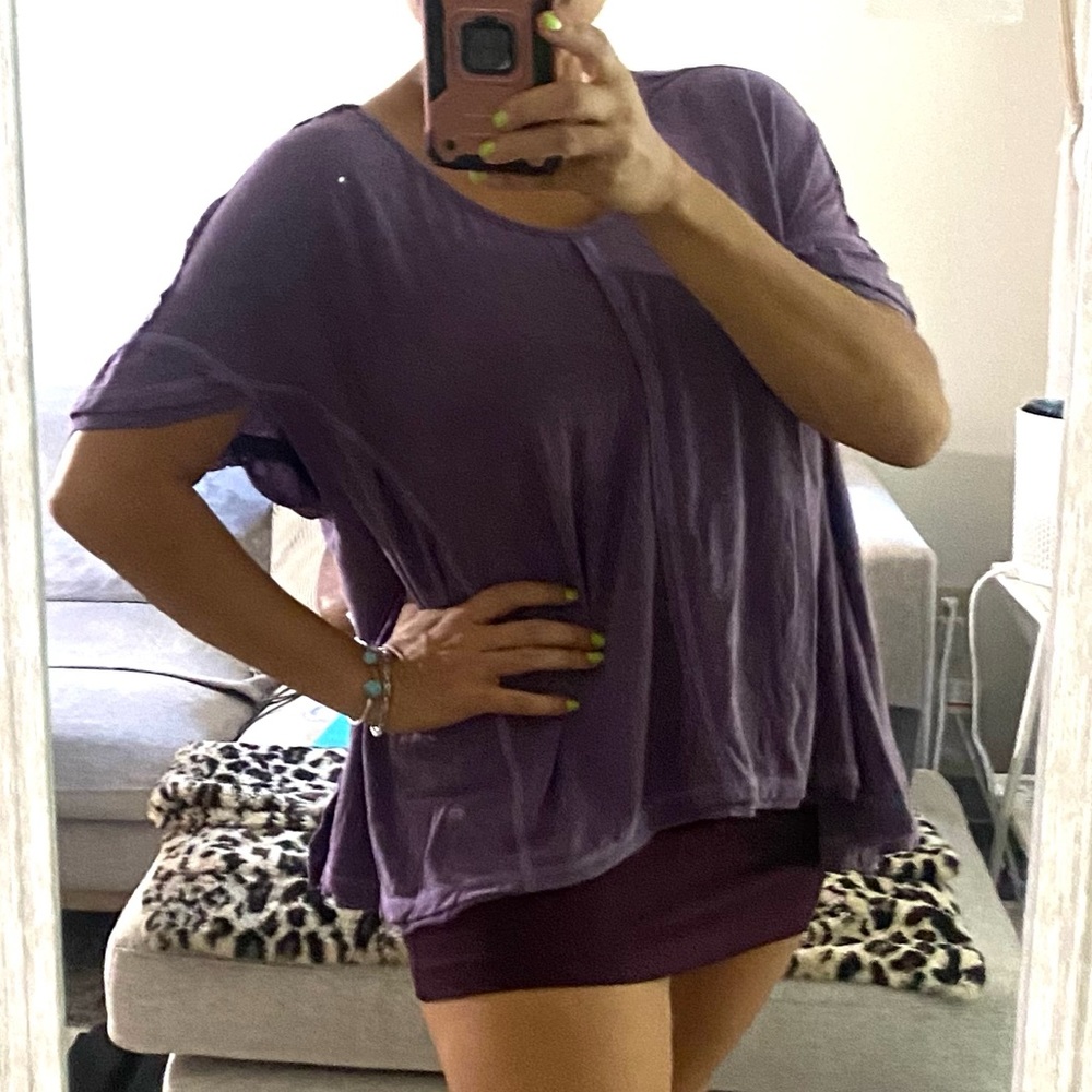 Lilac purple inside-out seam curved hem loose top. NEW! - Picture 2 of 16